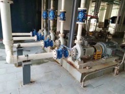 清水離心(xin)泵使用現場(chang)