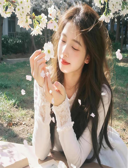 摸老師絲襪小內內摸出水_暴躁少女BGM在線觀看